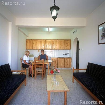 Damon Hotel Apts 9